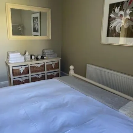 Villa Charming House On Taylors Hill With Free Parking