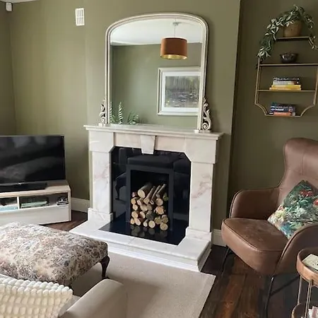 Charming House On Taylors Hill With Free Parking Villa