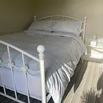 Charming House On Taylors Hill With Free Parking