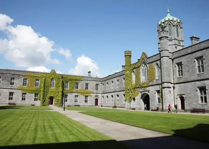 Charming House On Taylors Hill With Free Parking Villa *