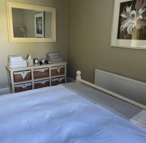 Villa Charming House On Taylors Hill With Free Parking