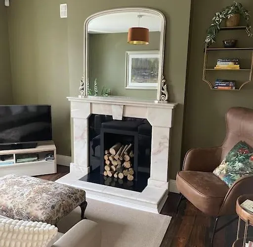 Charming House On Taylors Hill With Free Parking Villa